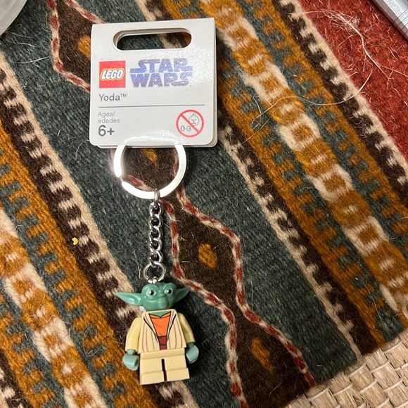 Lego Star Wars Yoda Key Chain - Picture 2 of 2